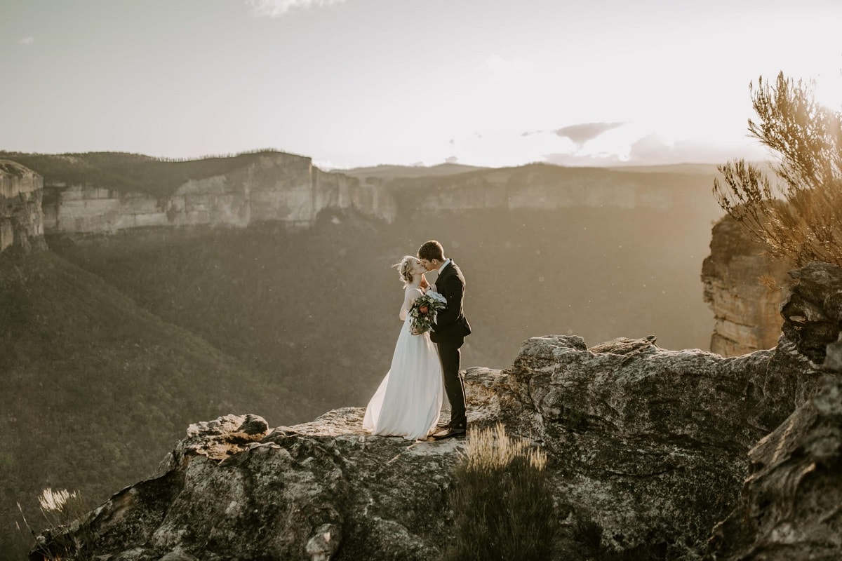 hayley-rafton-elopement-destination-wedding-photographer-adventure-blue-mountains-sydney-australia-love-elope