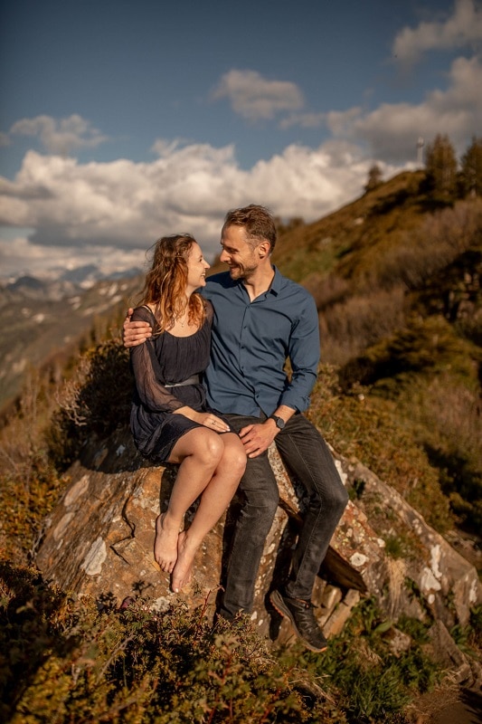 004-mountain-elopement-wedding-austria-wild-embrace-sunset-photography-elope-intimate-outdoor-mountain-ceremony-adventure