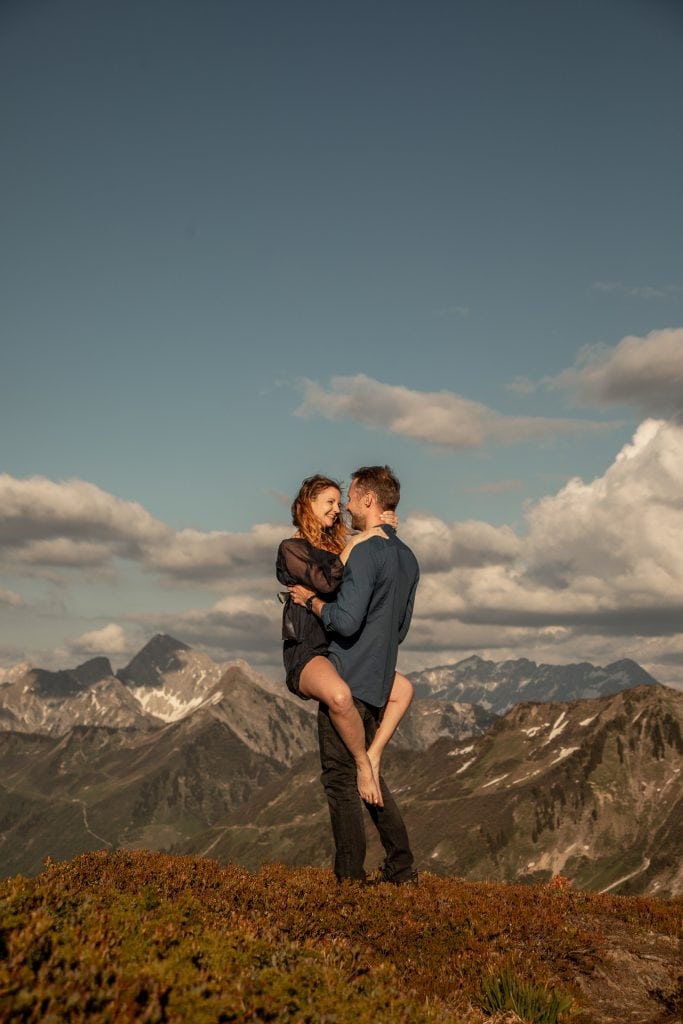 007-mountain-elopement-wedding-austria-wild-embrace-sunset-photography-elope-intimate-outdoor-mountain-ceremony-adventure