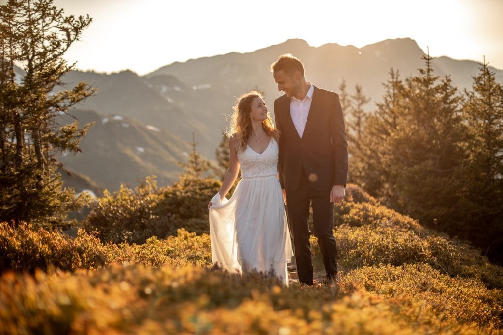027-mountain-elopement-wedding-austria-wild-embrace-sunset-photography-elope-intimate-outdoor-mountain-ceremony-adventure