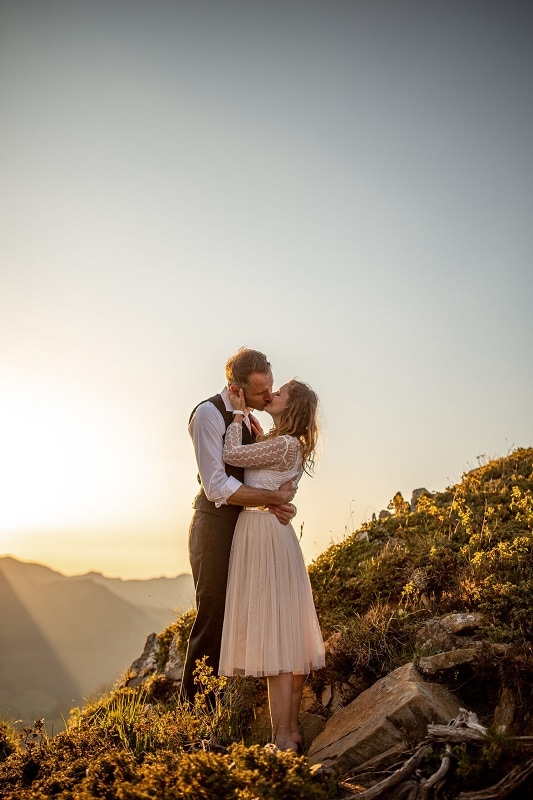 030-mountain-elopement-wedding-austria-wild-embrace-sunset-photography-elope-intimate-outdoor-mountain-ceremony-adventure