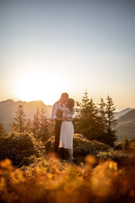036-mountain-elopement-wedding-austria-wild-embrace-sunset-photography-elope-intimate-outdoor-mountain-ceremony-adventure