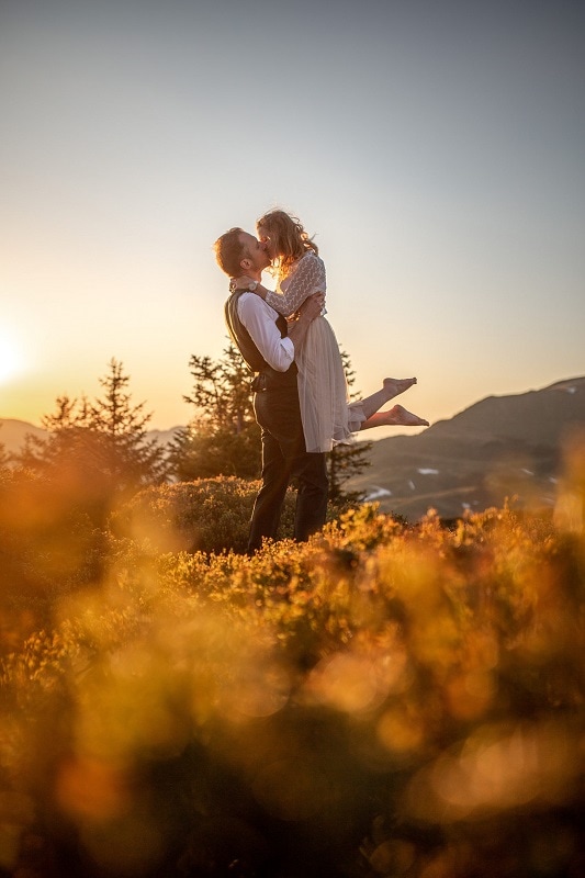045-mountain-elopement-wedding-austria-wild-embrace-sunset-photography-elope-intimate-outdoor-mountain-ceremony-adventure