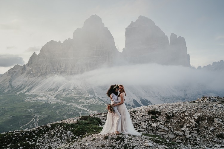 Blitzkneisser44-Elopement-Drei-Zinnen-Dolomiten-Italien-Italy-same-sex-lesbian-gay-dolomites-wedding-adventure-tyrol