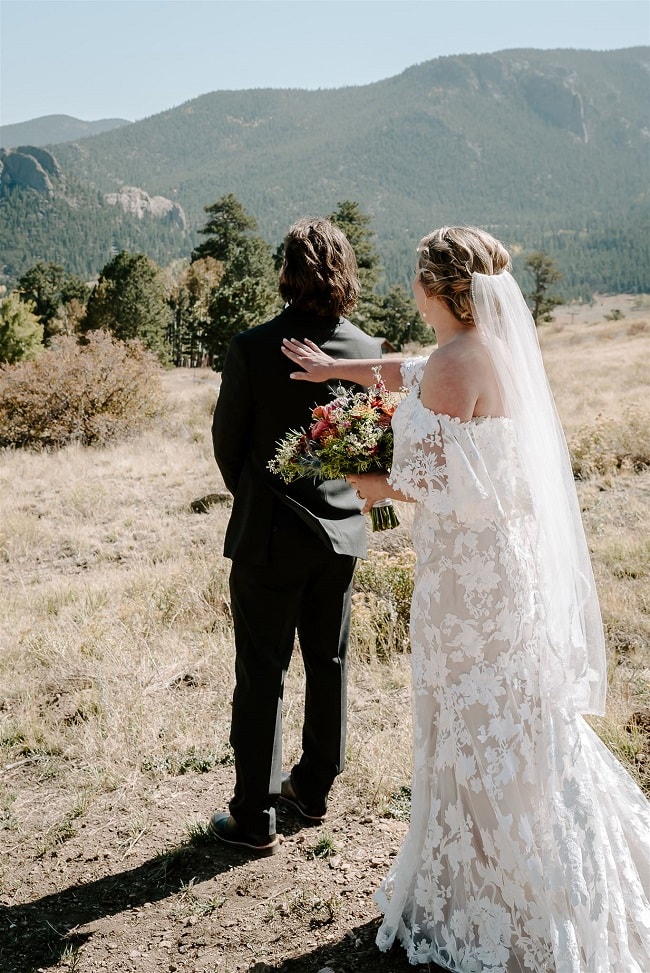 Courtney12-Lynn-colorado-adventure-elopement-packages-destination-wedding-photographer-estes-park-elope-bride-groom