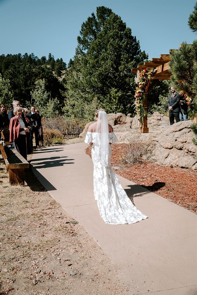 Courtney26-Lynn-colorado-adventure-elopement-packages-destination-wedding-photographer-estes-park-elope-guests