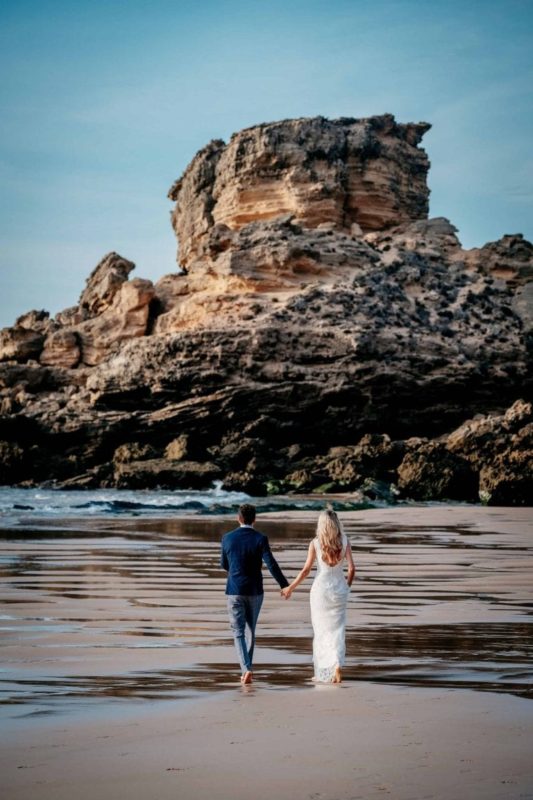 Hochzeit-in-Portugal-an-der-Algarve-02-elopement-wedding-beach-intimate-ceremony-coast-sand-sea-sunset-love-elope