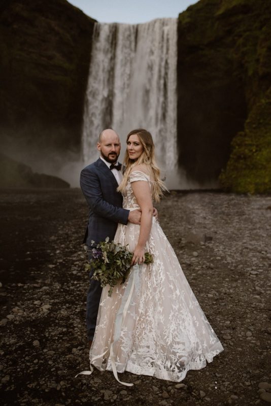 Michalina21-Okreglicka-Iceland-Elopement-Photographer-packages-destination-wedding-intimate-outdoor-adventure-waterfall-elope-skogafoss