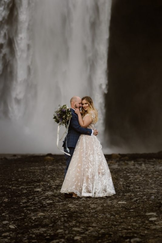 Michalina35-Okreglicka-Iceland-Elopement-Photographer-packages-destination-wedding-intimate-outdoor-adventure-waterfall-elope