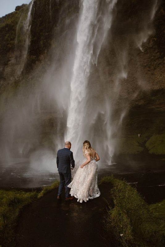 Michalina41-Okreglicka-Iceland-Elopement-Photographer-packages-destination-wedding-intimate-outdoor-adventure-waterfall-elope