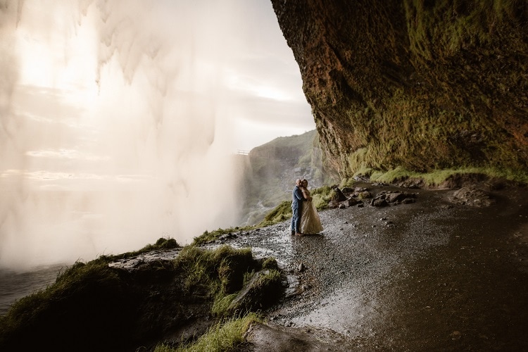 Michalina44-Okreglicka-Iceland-Elopement-Photographer-packages-destination-wedding-intimate-outdoor-adventure-waterfall-elope