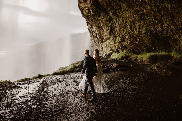 Michalina45-Okreglicka-Iceland-Elopement-Photographer-packages-destination-wedding-intimate-outdoor-adventure-waterfall-elope