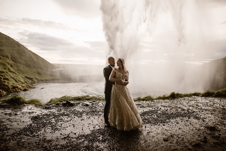 Michalina46-Okreglicka-Iceland-Elopement-Photographer-packages-destination-wedding-intimate-outdoor-adventure-waterfall-elope