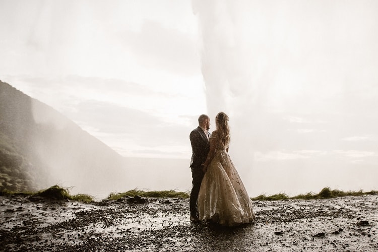 Michalina53-Okreglicka-Iceland-Elopement-Photographer-packages-destination-wedding-intimate-outdoor-adventure-waterfall-elope