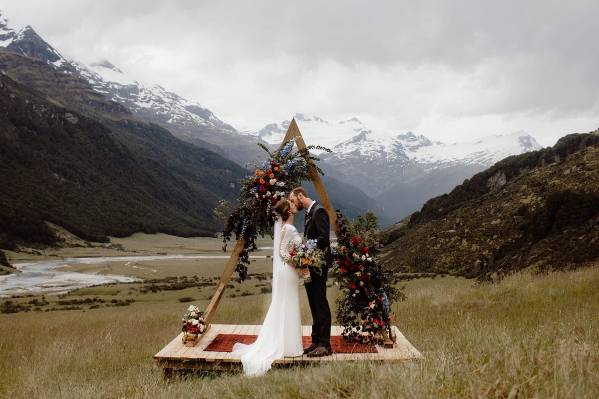 anagalloway-new-zealand-elopement-destination-wedding-photographer-australia-intimate-adventure-love-elope