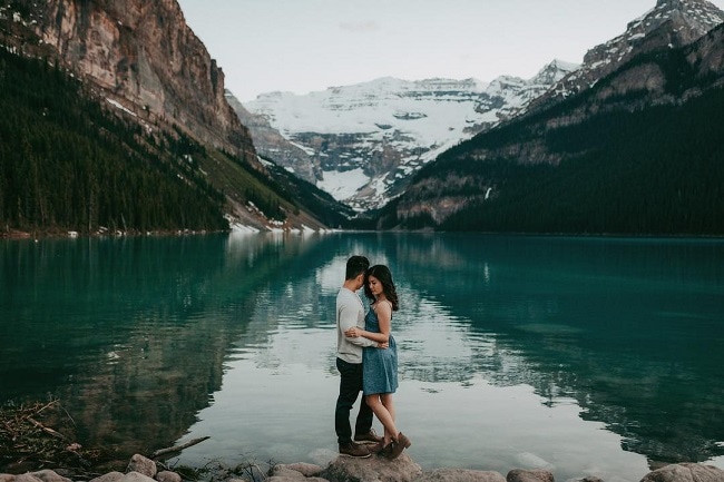 celestineaerdenweddings-lake-louise-blue-banff-national-park-elopement-destination-outdoor-intimate-micro-alpine-mountain-adventure-couple