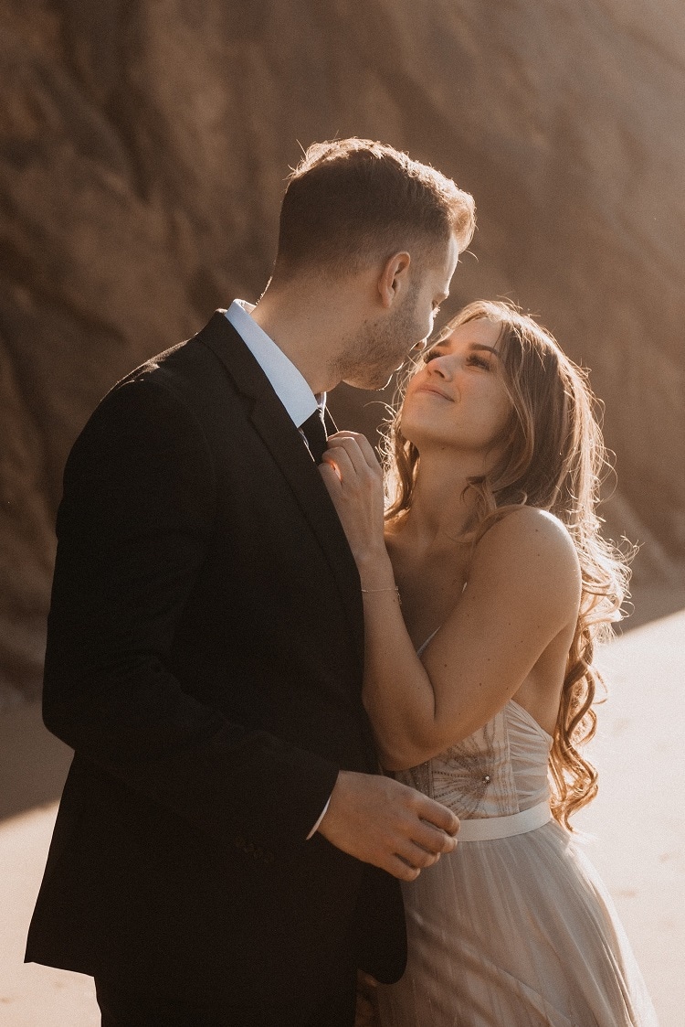 jaci46-berkopec-elopement-wedding-photographer-epic-sunset-golden-hour-oregon-manzanita-beach-sand-sea-coast-washington-pnw-maine-new-jersey-york