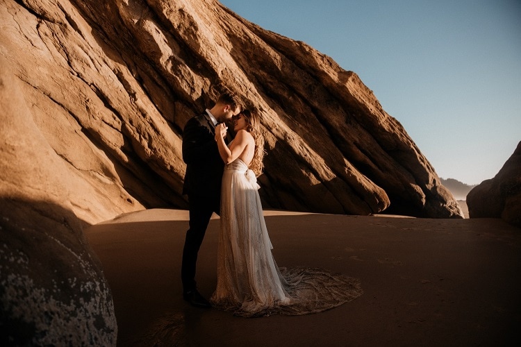 jaci5-berkopec-elopement-wedding-photographer-epic-sunset-golden-hour-oregon-manzanita-washington-maine-connecticut-new-jersey-york