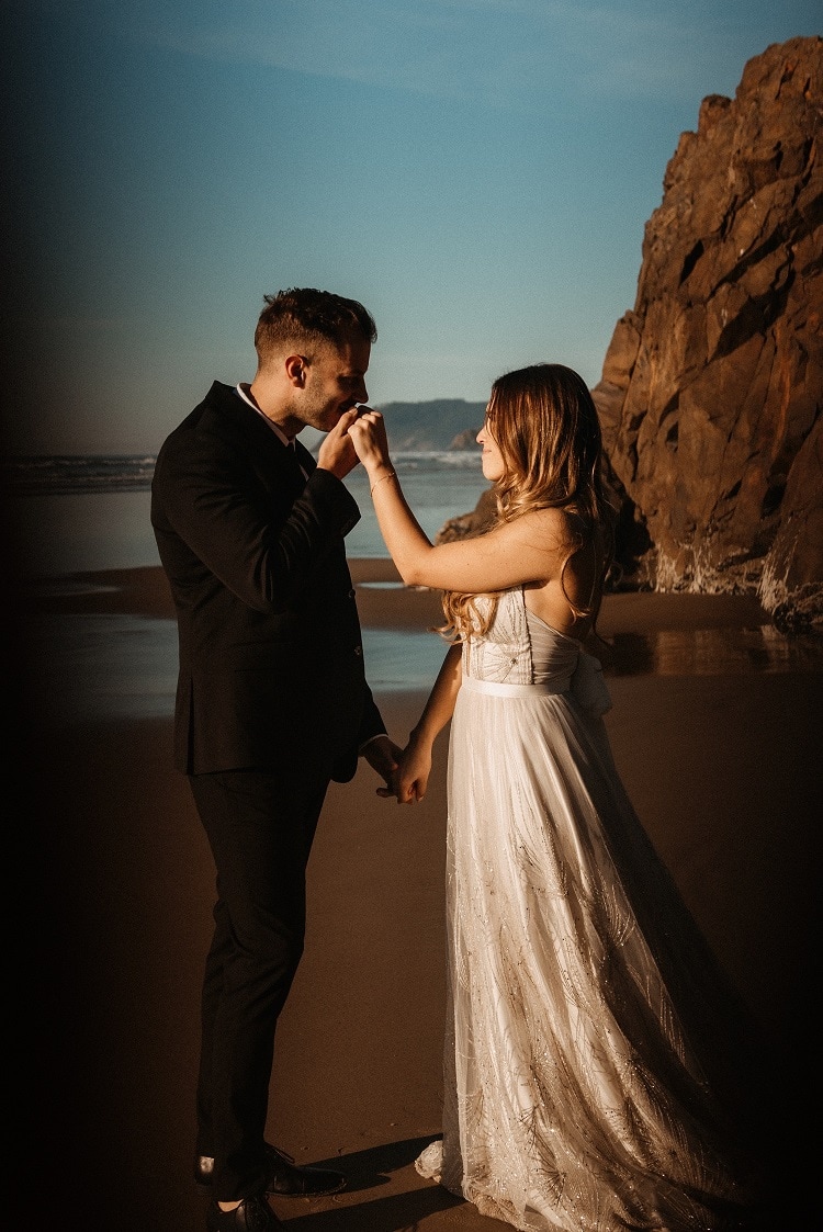 jaci55-berkopec-elopement-wedding-photographer-epic-sunset-golden-hour-oregon-manzanita-beach-sand-sea-coast-washington-pnw-maine-new-jersey-york