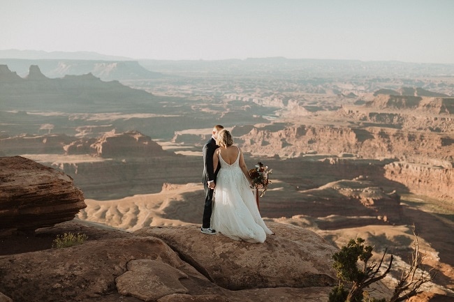 moab-utah_elopement_photographer-elope-adventure-nature-red-rock-destination-wedding-intimate