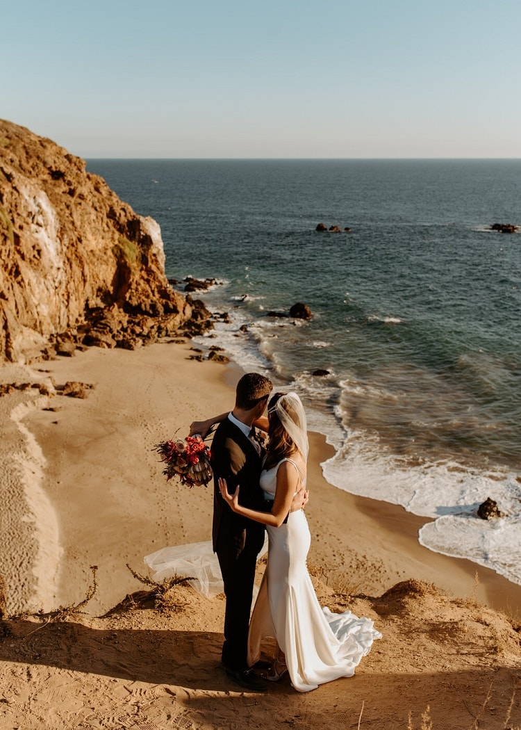 nicole38-jamie-carrie-rogers-photography-malibu-intimate-beach-elopement-california-destination-wedding-coast-ceremony-airbnb