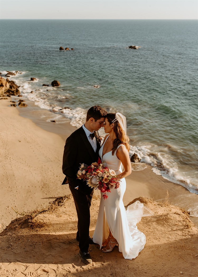 nicole62-jamie-carrie-rogers-photography-malibu-intimate-beach-elopement-california-destination-wedding-outdoor-coast-ceremony