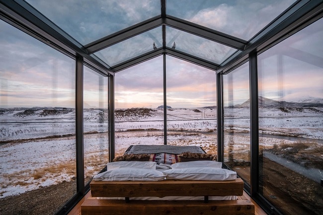 panorama-glass-lodge-venue-airbnb-elopement-wedding-packages-honeymoon-iceland-destination-nature-northern-lights-aurora-unique