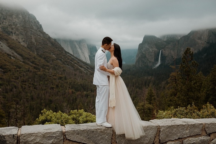 yosemite-adventure-elopement-destination-wedding-photographer-packages-more-van-anything-tunnel-view-intimate-ceremony
