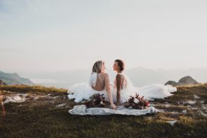 Morgane-elopement-destination-wedding-photographer-elope-switzerland-love-couple-free-adventure-outdoor-ceremony-wild2-mountain