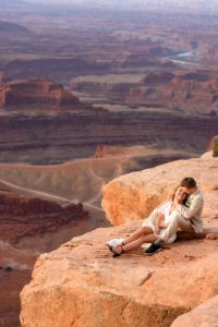 julia-goldberg-elopement-wedding-sunset-photography-boho-bride-groom-grand-canyon-usa-san-francisco-usa-outdoor-adventure-intimate-love