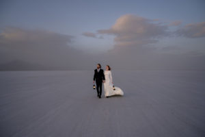julia-goldberg-elopement-wedding-sunset-photography-boho-bride-groom-salt-lake-san-francisco-usa-outdoor-adventure-intimate-love