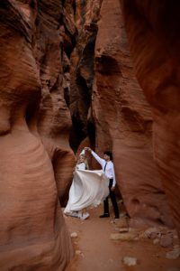 julia-goldberg-elopement-wedding-sunset-photography-boho-bride-groom-utah-san-francisco-usa-outdoor-adventure-intimate-love