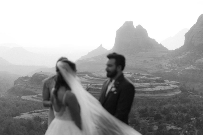 sedona-elopement-photographer-138-boho-bride-red-rock-arizona-intimate-elopement-wedding-adventure