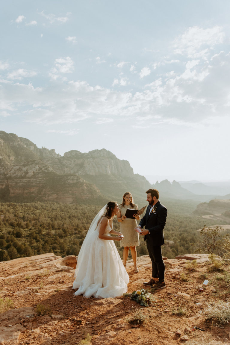 sedona-elopement-photographer-196-boho-bride-red-rock-arizona-intimate-elopement-wedding-adventure