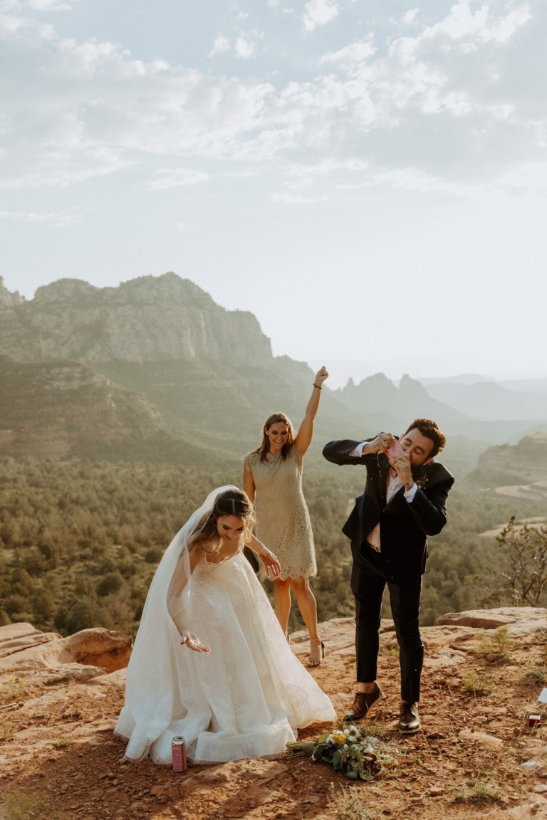 sedona-elopement-photographer-202-boho-bride-red-rock-arizona-intimate-elopement-wedding-adventure