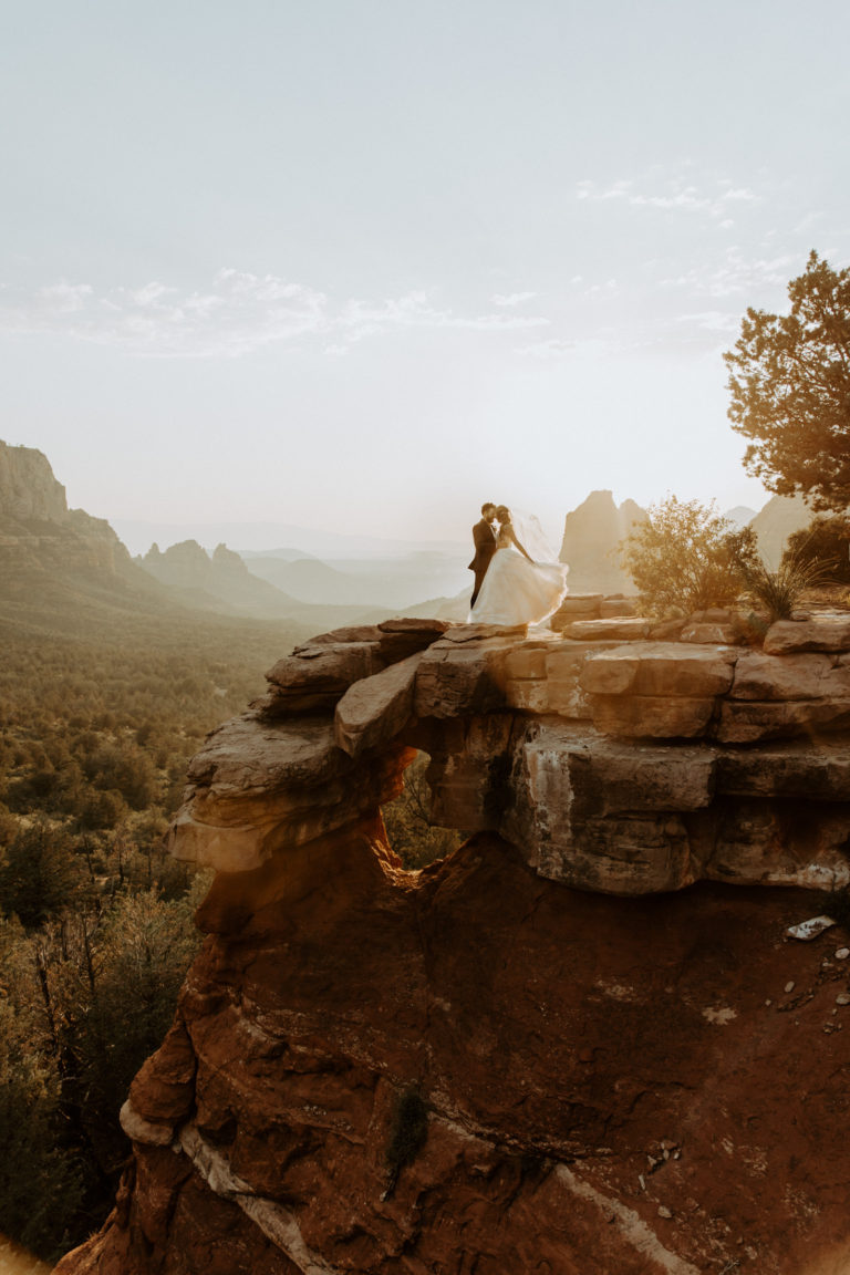 sedona-elopement-photographer-257-boho-bride-red-rock-arizona-intimate-elopement-wedding-adventure