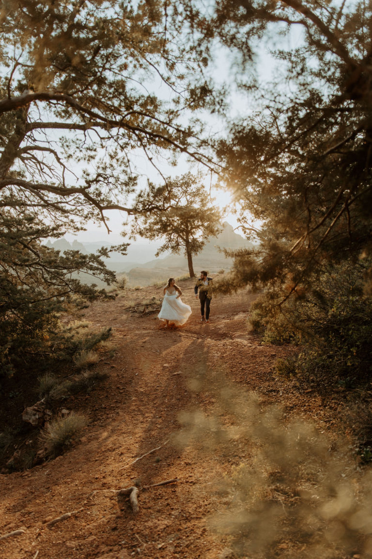 sedona-elopement-photographer-262-boho-bride-red-rock-arizona-intimate-elopement-wedding-adventure