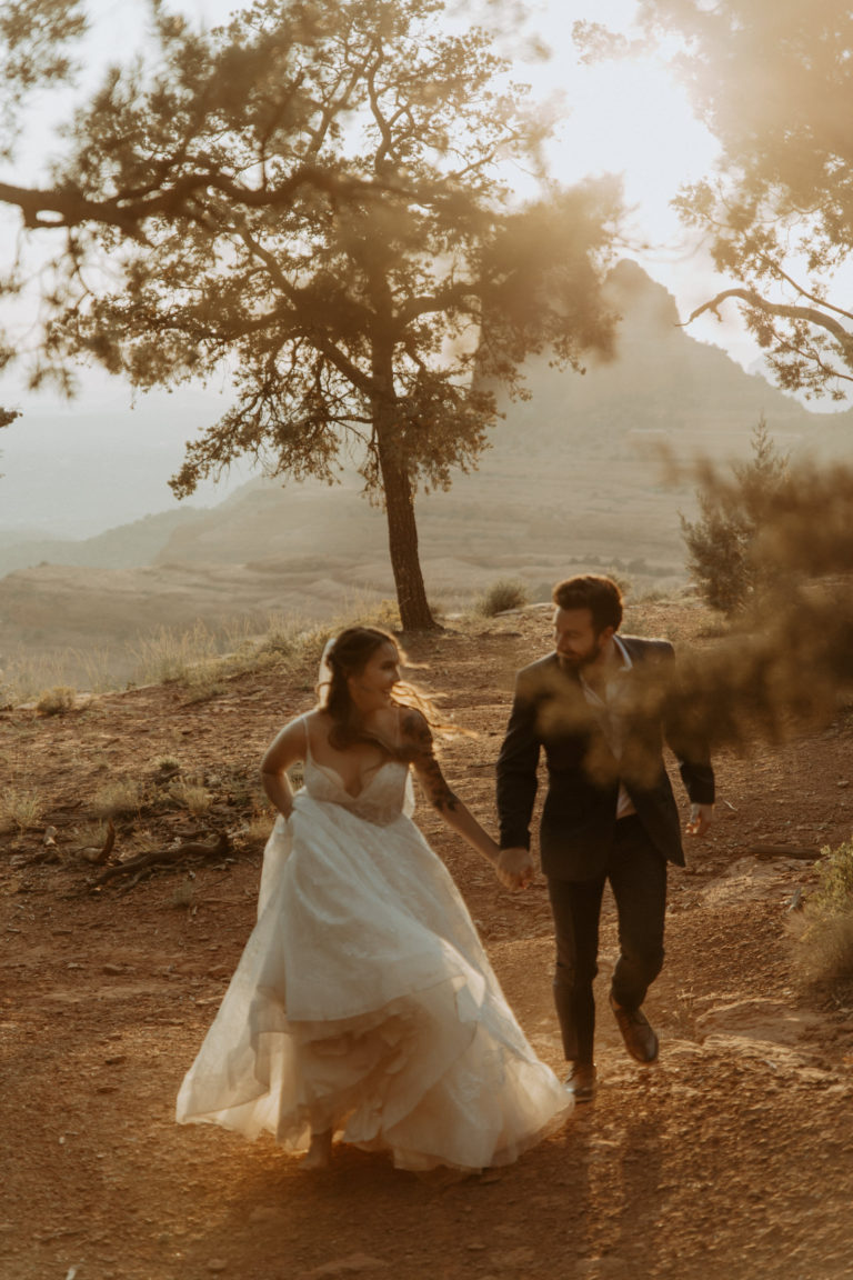 sedona-elopement-photographer-266-boho-bride-red-rock-arizona-intimate-elopement-wedding-adventure