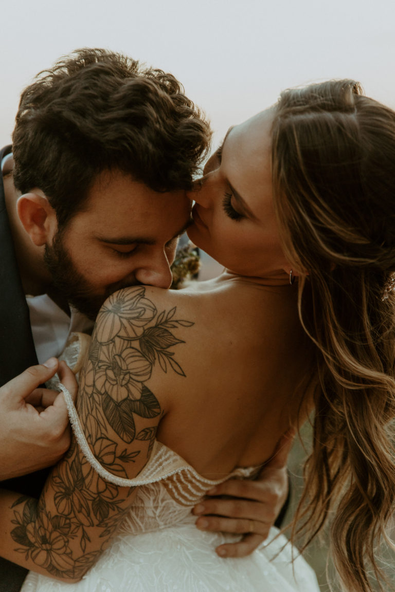 sedona-elopement-photographer-377-boho-bride-red-rock-arizona-intimate-elopement-wedding-adventure