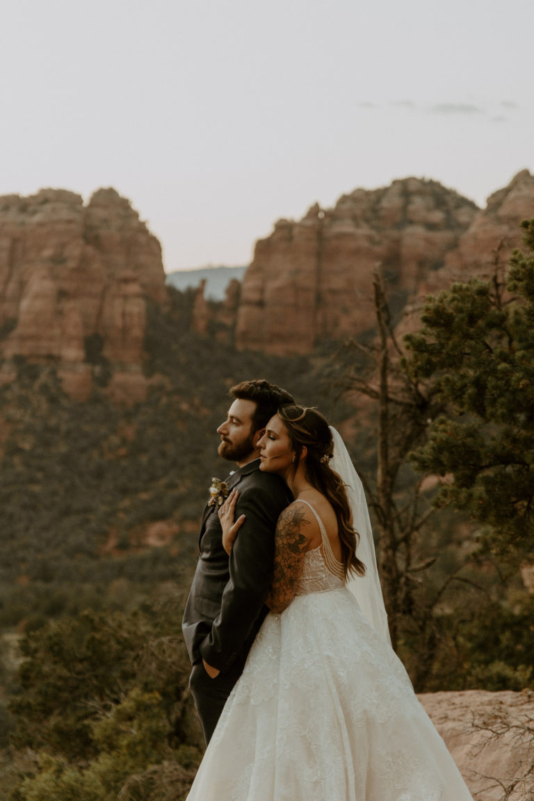 sedona-elopement-photographer-393-boho-bride-red-rock-arizona-intimate-elopement-wedding-adventure