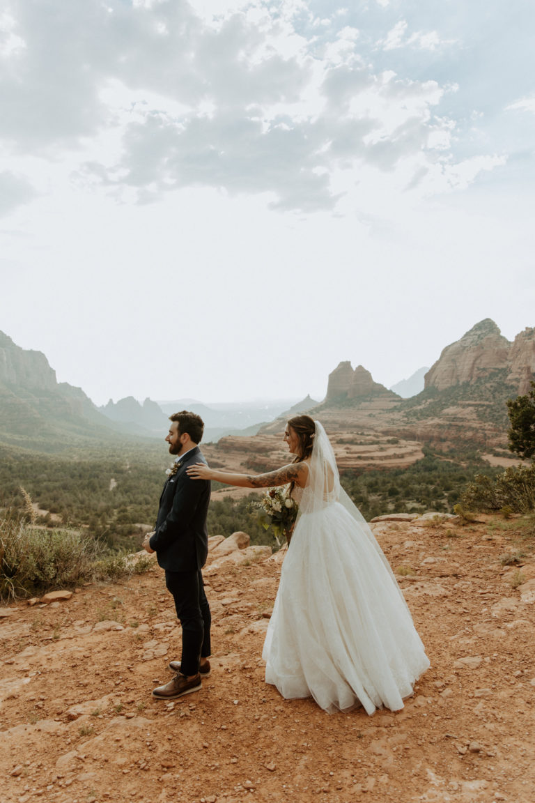 sedona-elopement-photographer-59-boho-bride-red-rock-arizona-intimate-elopement-wedding-adventure