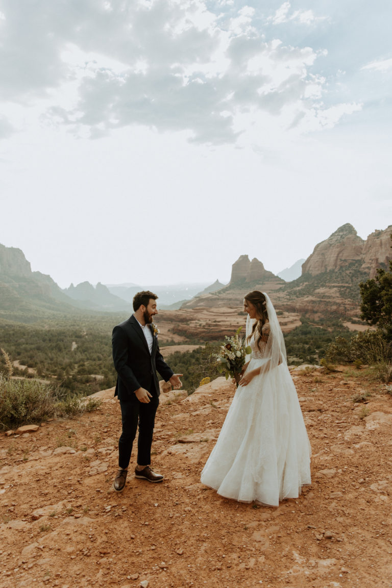 sedona-elopement-photographer-62-boho-bride-red-rock-arizona-intimate-elopement-wedding-adventure
