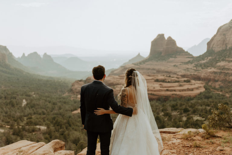 sedona-elopement-photographer-84-boho-bride-red-rock-arizona-intimate-elopement-wedding-adventure