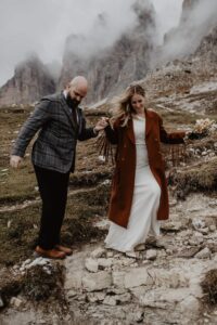In-Bianco-e-Nero-italy-europe-elopement-wedding-intimate-photographer-destination-love-boho-dolomites-alps-moody